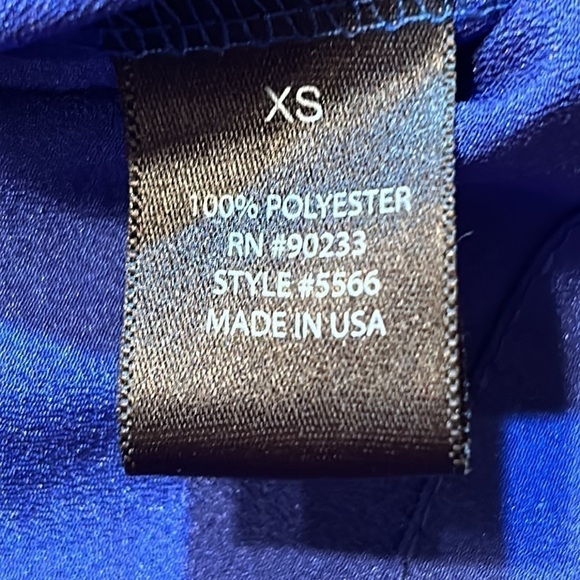 KIRRA Adorable Crisp Royal Blue Blouse with Beaded Neckline Size XS - Picture 7 of 8
